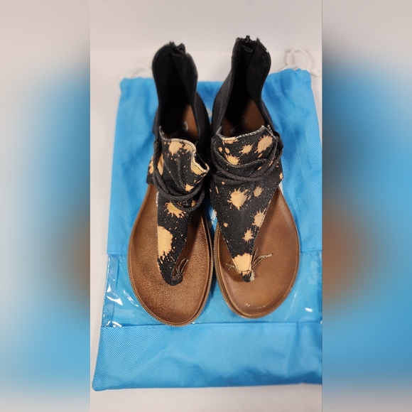 Very G Angelika Bleach Women's Sparta Sandal Size 8 Black - Picture 3 of 8